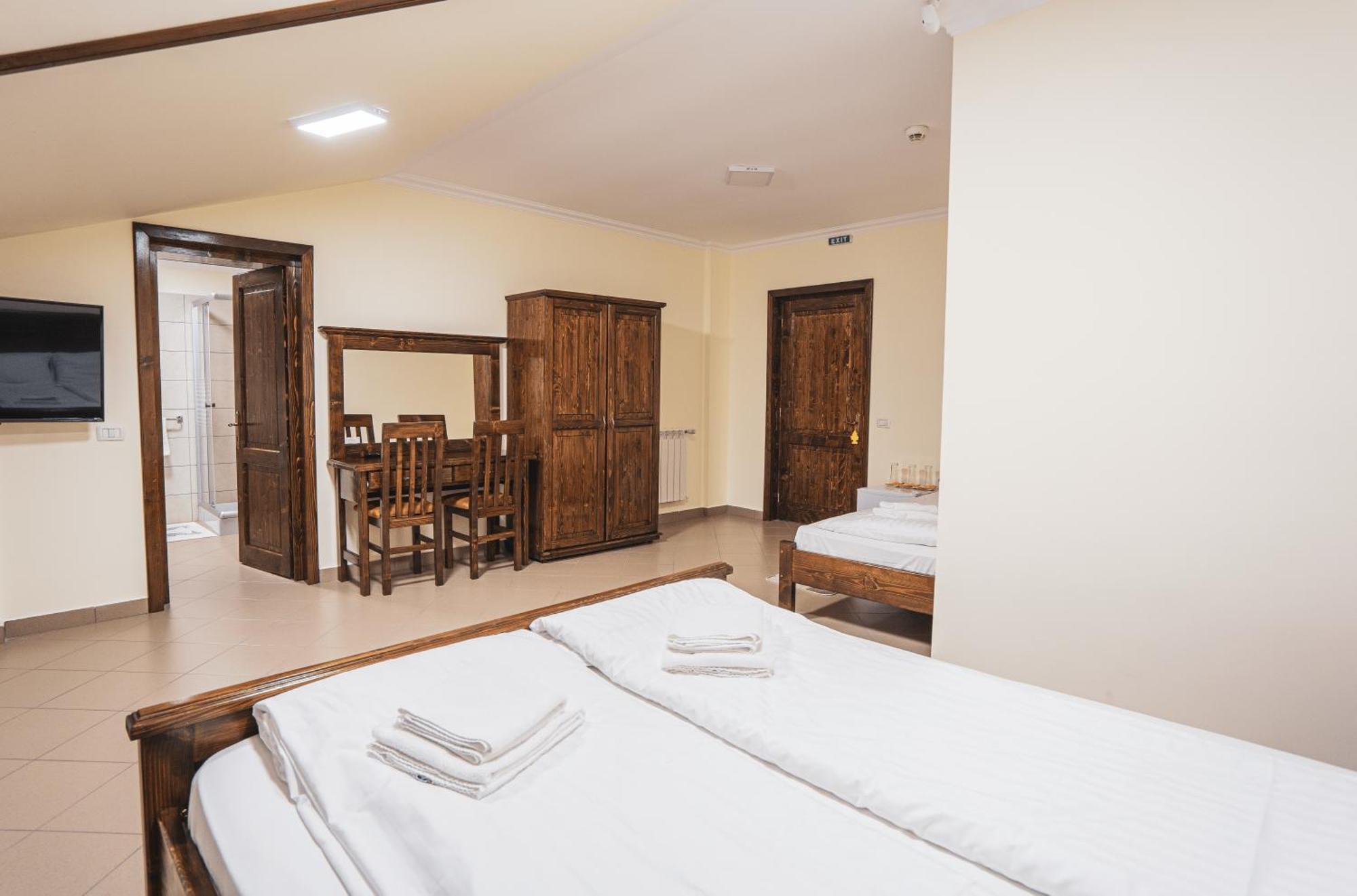 Hotel Rabbit Bran Moieciu de Jos Luaran gambar